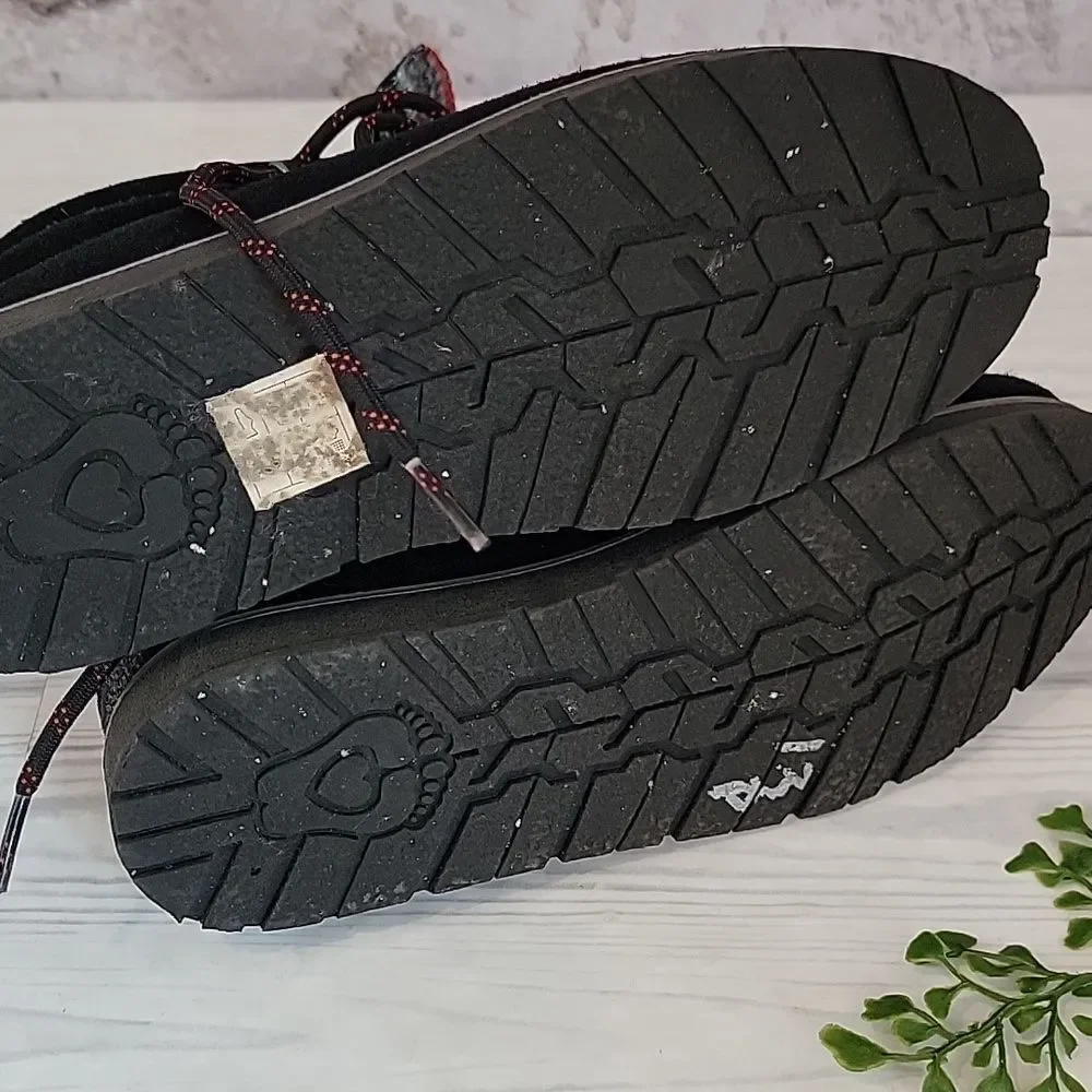 Bobs By Skechers Black Suede Ankle Boots with Multicolor Knit Accents Size 6 - Picture 8 of 9